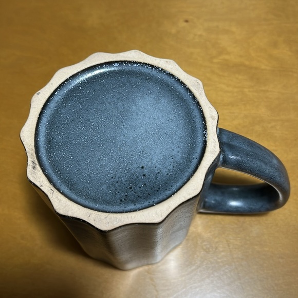 MUG - Grey Mug with Ridges - Picture 4 of 5